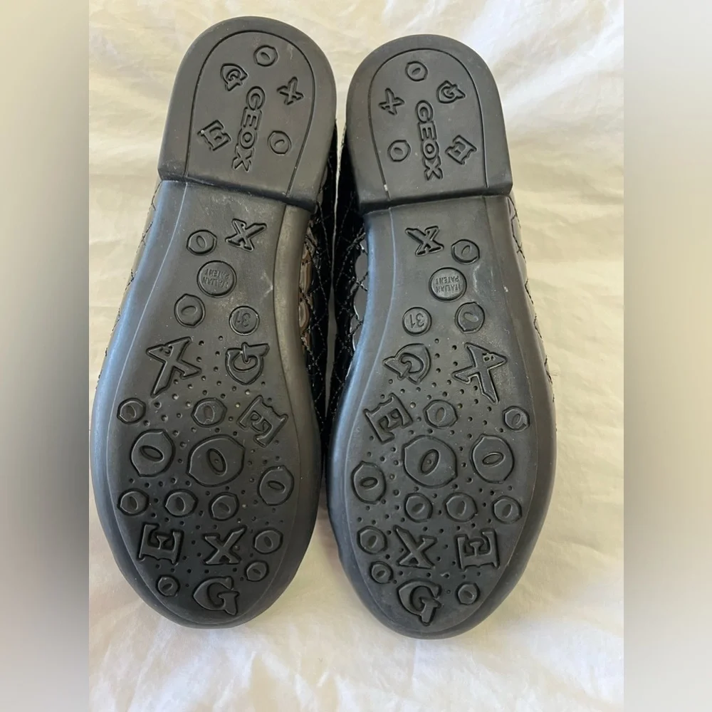 Geox Respira Girls | Size US 13 | Euro 31 |Black Patent Leather Mary Jane Flats
